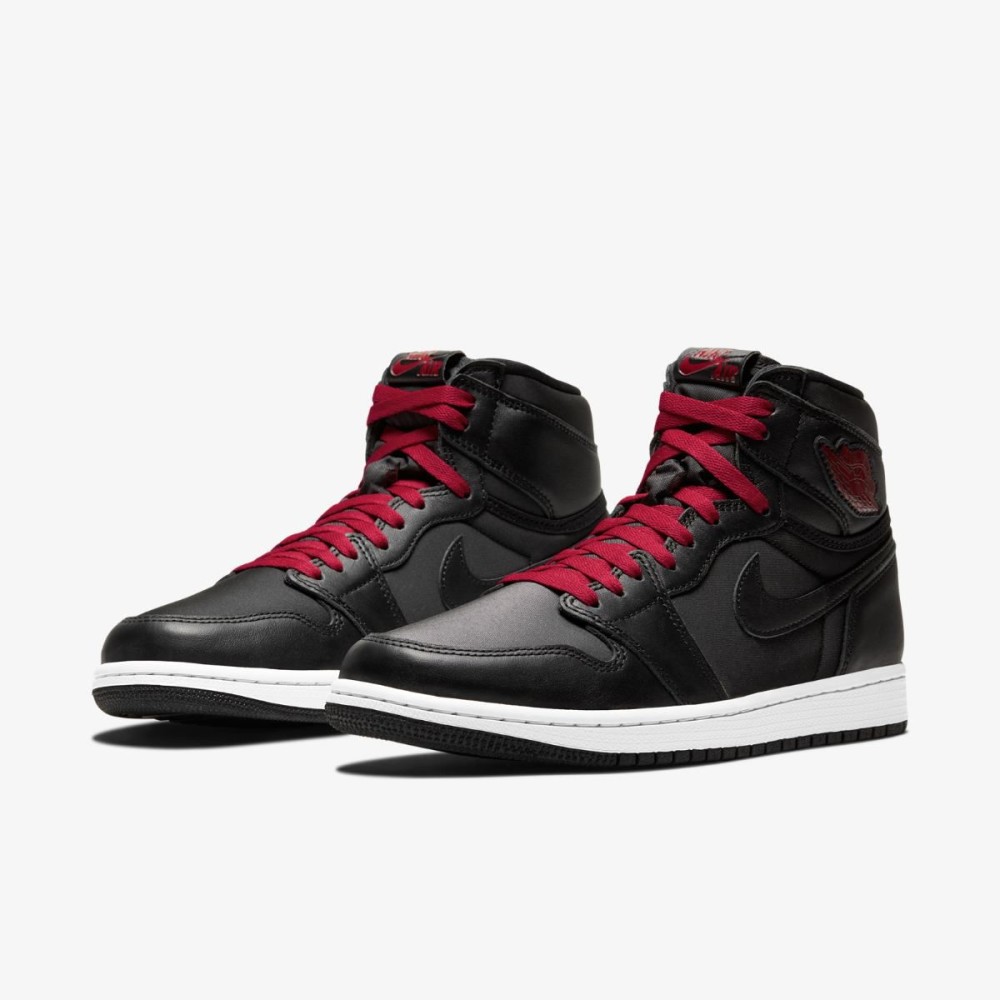 Чоловічі кросівки Nike Air Jordan 1 Retro High OG Black Satin 555088-060_image_1