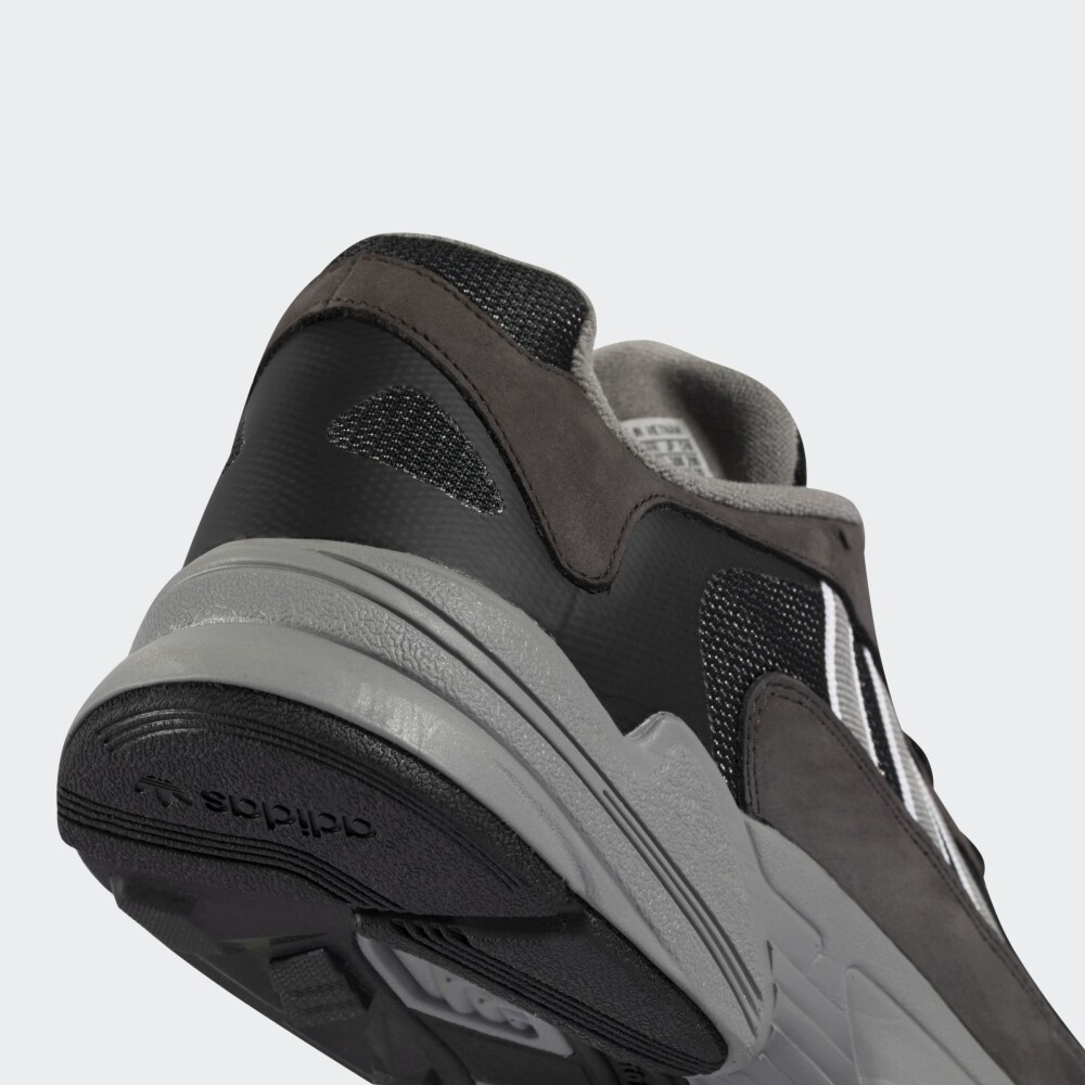 Чоловічі кросівки Adidas Yung-1 FV9142_image_8