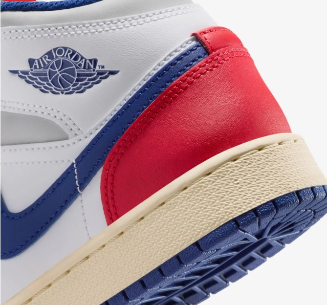 Подростоковые кроссовки Air Jordan 1 Mid DQ8423-102_image_6