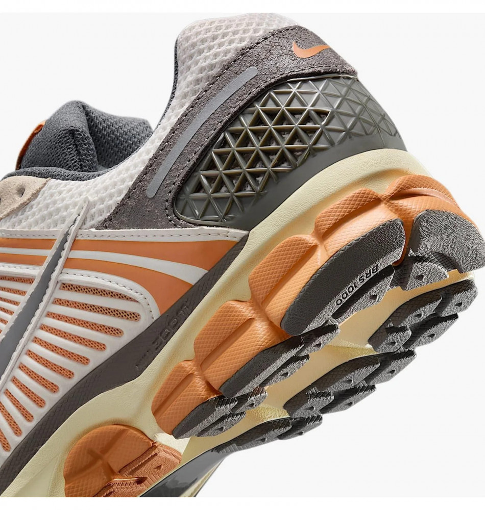 Кросівки чоловічі Nike Zoom Vomero 5 IB7469-030_image_8