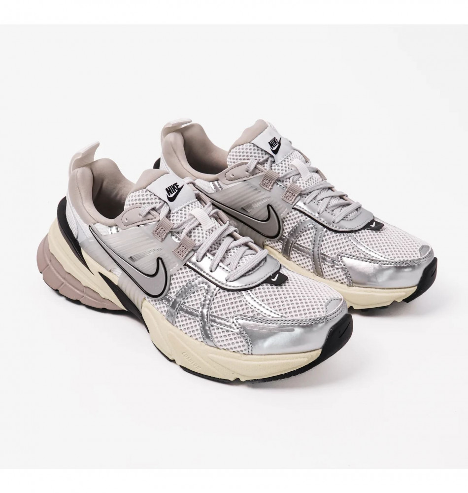Чоловічі кросівки Nike V2K Run FD0736-001_image_2