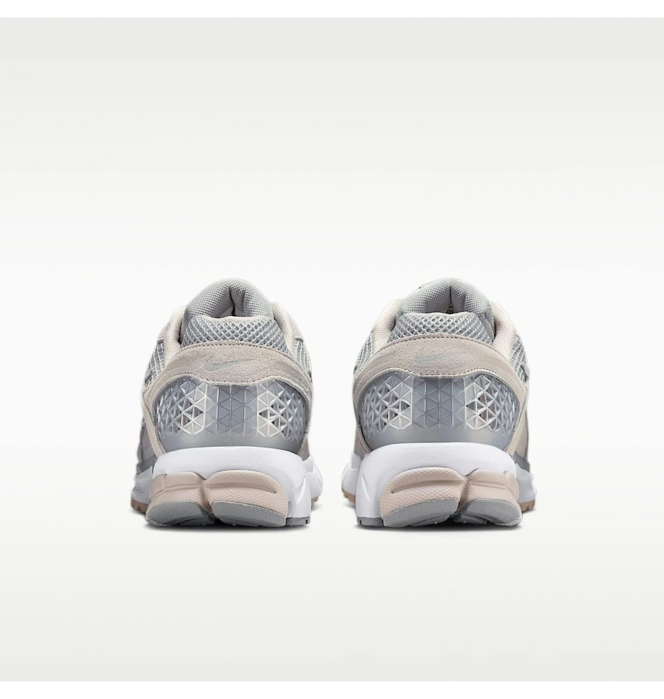 Кросівки унісекс Nike Zoom Vomero 5 HF1553-101_image_5