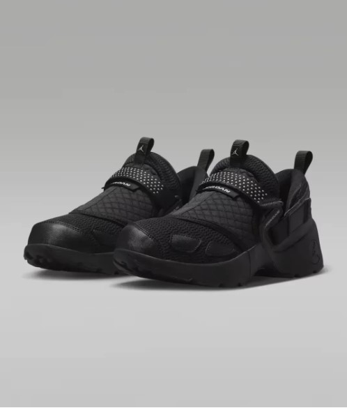 Женские кроссовки Wmns Jordan Trunner Lx Triple HQ2164-001_image_6