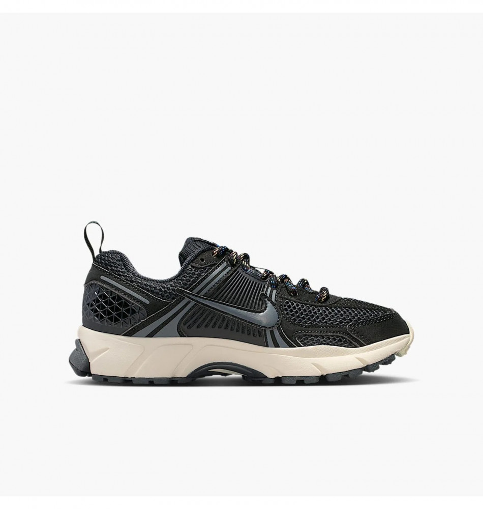 Кросівки Nike Vomero 5 IB5853-001_image_1