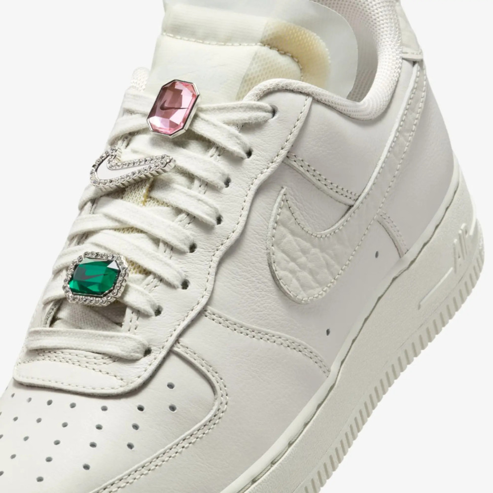 Жіночі кросівки Nike Air Force 1 Lo Prm DN5463-001_image_5