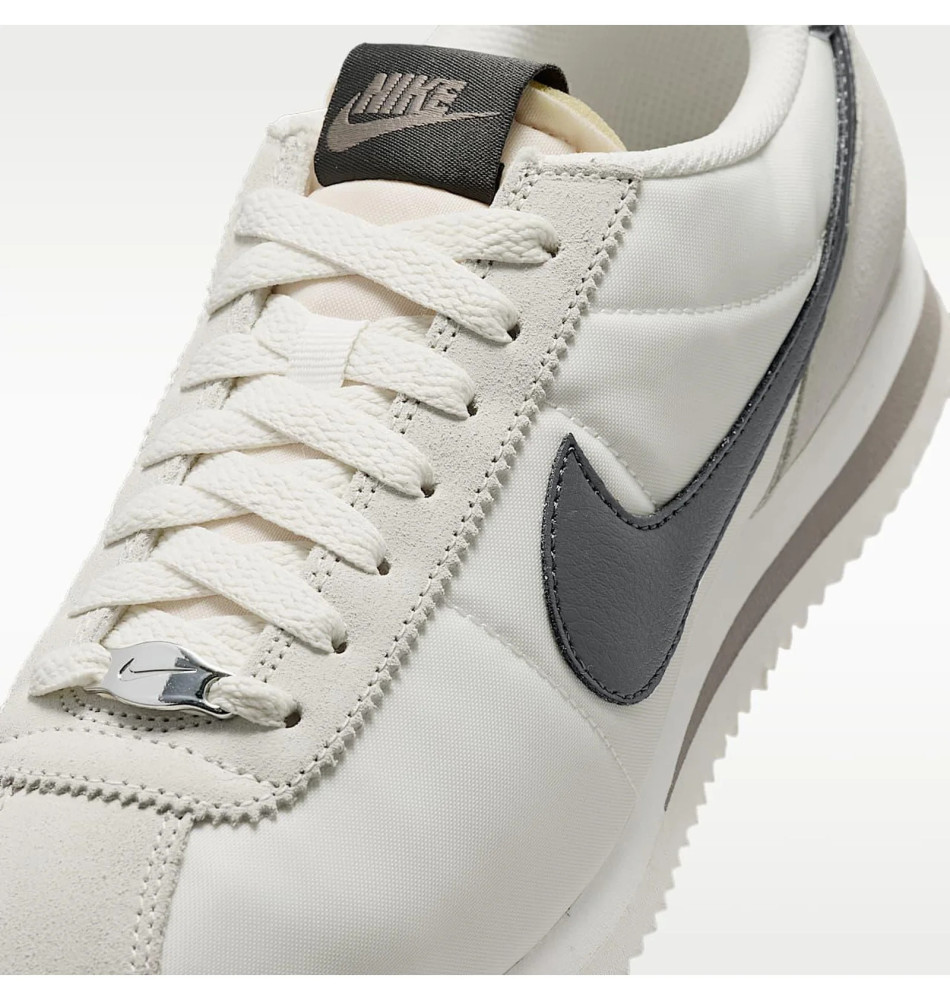 Жіночі кросівки Nike Wmns Cortez IU7556-030_image_5