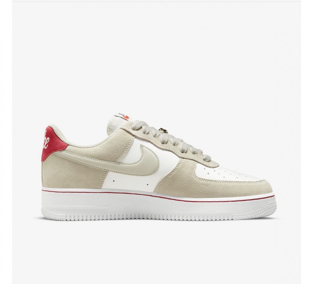 Кросівки NIKE AIR FORCE 1 07 LV8 DB3597-100_image_1