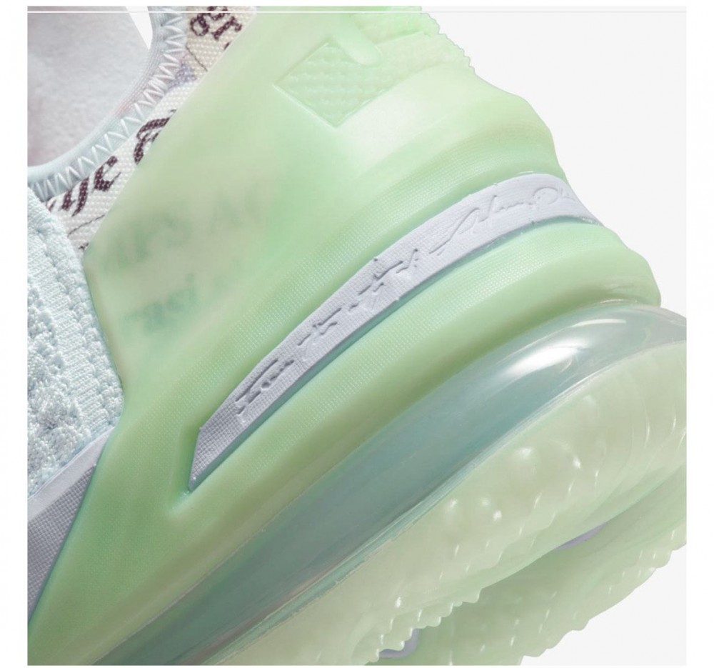 Чоловічі кросівки Nike LeBron 18 Black White University CQ9283-401_image_4