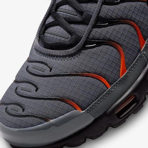 Чоловічі кросівки Nike Air Max Plus FB3358-001_image_8