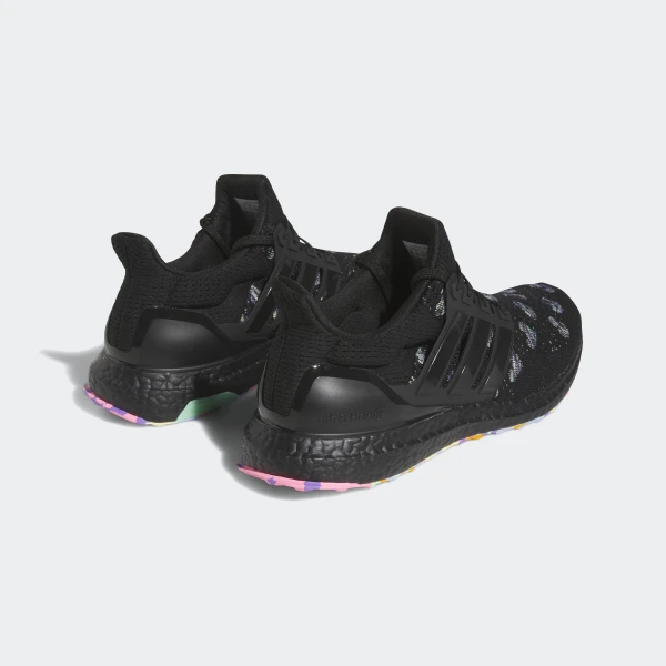 Чоловічі кросівки adidas UltraBoost DNA Valentine's Day HQ6174_image_6