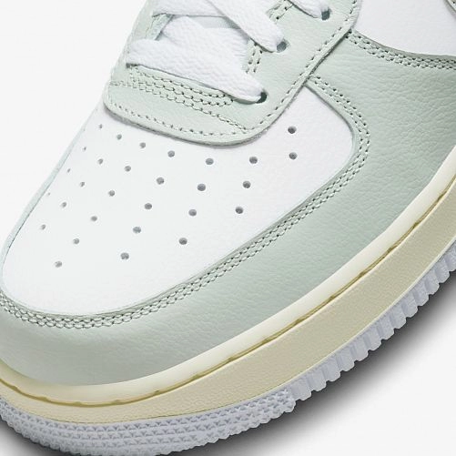 Кросівки Nike Air Force 1 07 Lv8 DZ2522-001_image_5