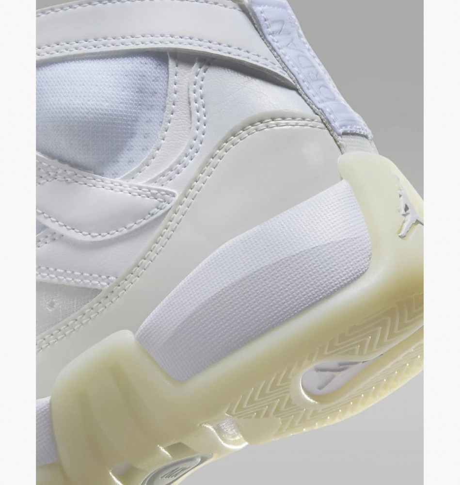 Кросівки Jordan Jumpman Two Trey DR9631-100_image_6