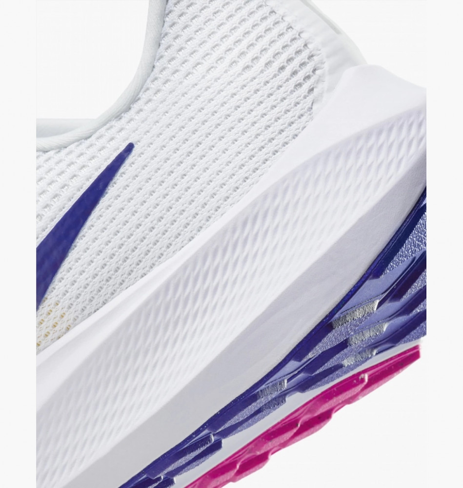 Кросівки Nike Pegasus 40 DV3853-105_image_5