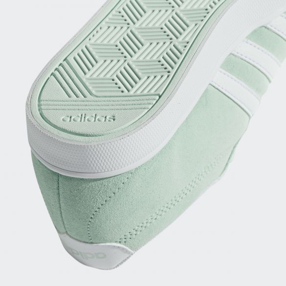 Женские кроссовки Adidas Courtset F35769