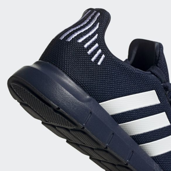 Чоловічі Кросівки Adidas Swift Run EE4445_image_4