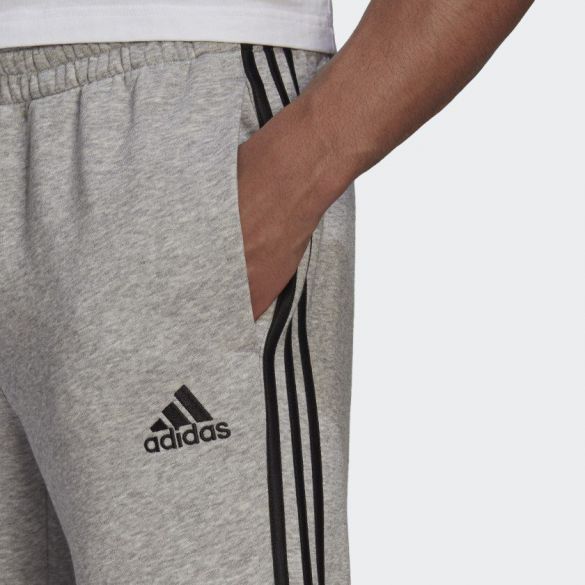 Чоловічі штани Adidas Essentials Fleece Tapered Cuff 3-Stripes GK8976_image_4