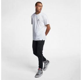 Футболка мужская Air Jordan M J Jumpman Air Embrd Tee AH5296-100