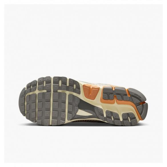 Кросівки чоловічі Nike Zoom Vomero 5 IB7469-030_image_6