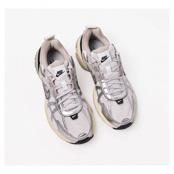 Чоловічі кросівки Nike V2K Run FD0736-001_image_3