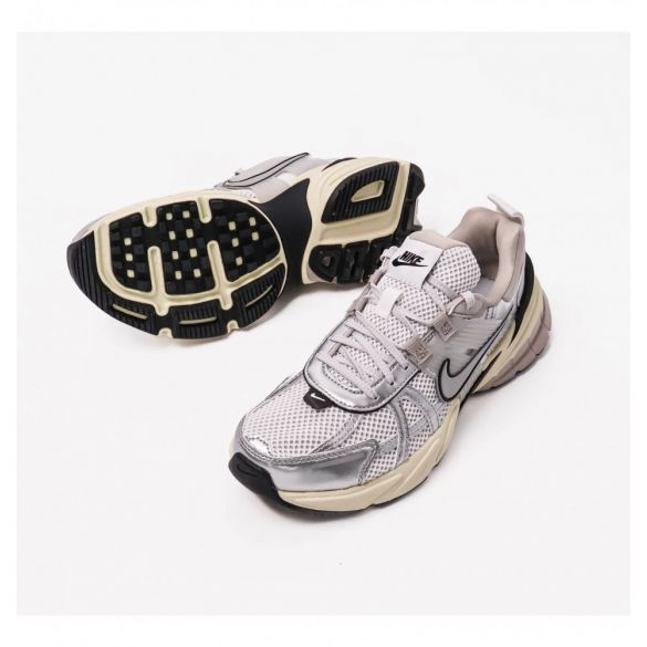 Чоловічі кросівки Nike V2K Run FD0736-001_image_6