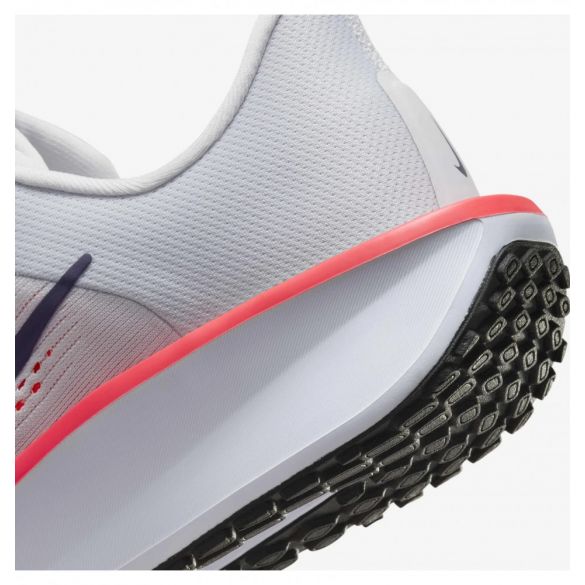 Жіночі кросівки Nike Quest 6 FD6034-002_image_8