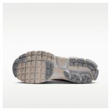 Кросівки унісекс Nike Zoom Vomero 5 HF1553-101_image_3