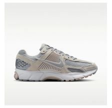 Кроссовки унисекс Nike Zoom Vomero 5 HF1553-101