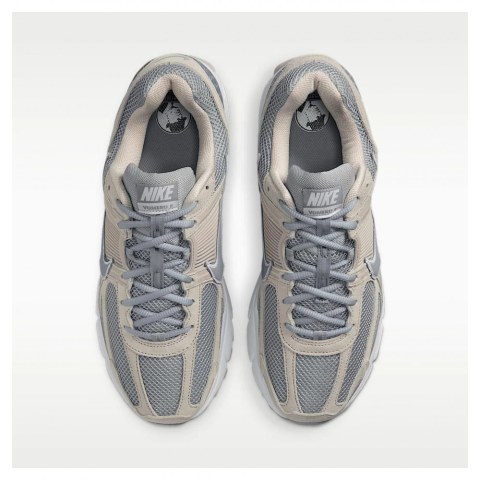 Кросівки унісекс Nike Zoom Vomero 5 HF1553-101_image_8