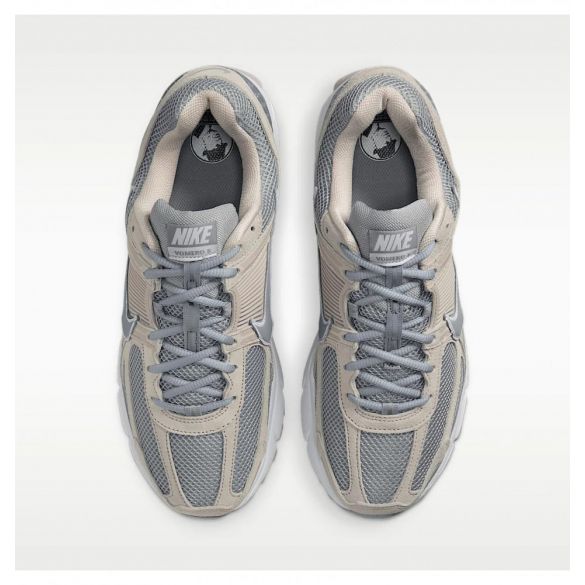 Кросівки унісекс Nike Zoom Vomero 5 HF1553-101_image_8