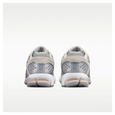 Кросівки унісекс Nike Zoom Vomero 5 HF1553-101_image_5