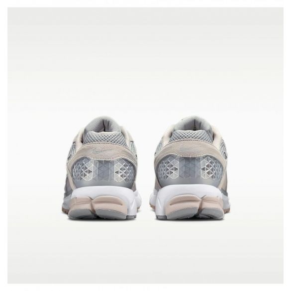 Кросівки унісекс Nike Zoom Vomero 5 HF1553-101_image_5