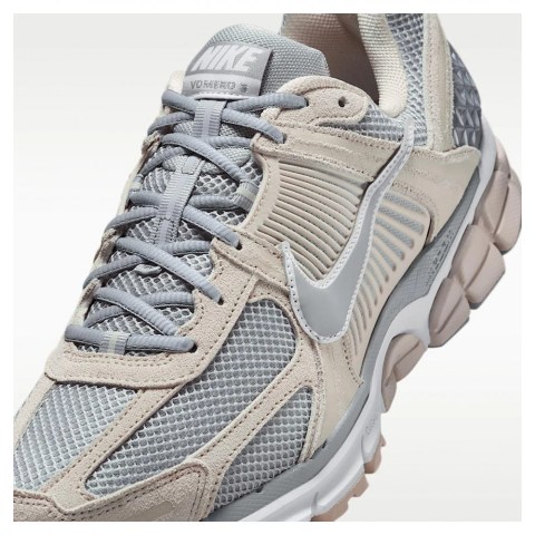 Кросівки унісекс Nike Zoom Vomero 5 HF1553-101_image_6