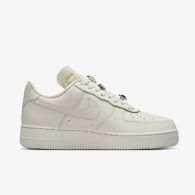 Жіночі кросівки Nike Air Force 1 Lo Prm DN5463-001