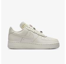 Жіночі кросівки Nike Air Force 1 Lo Prm DN5463-001