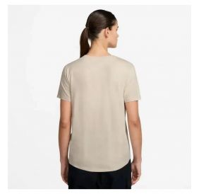 Футболка жіноча Nike Club IB2447-104