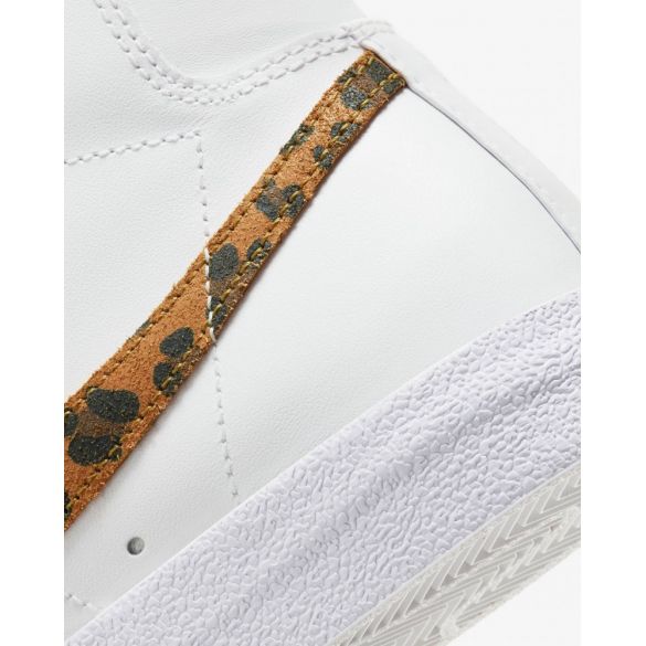 Жіночі кросівки Nike Blazer Mid '77 SE DA8736-101_image_6