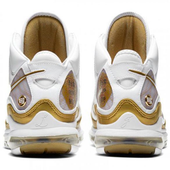 Кросівки Lebron VII QS  Nike CU5646-100_image_6