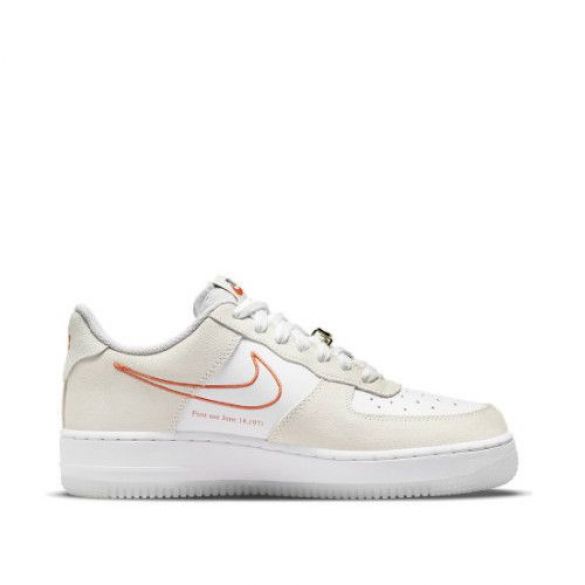 КРОССОВКИ NIKE WMNS AIR FORCE 1 07 SE DA8302-101_image_1