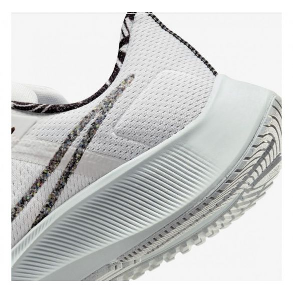 Чоловічі кросівки Nike Air Zoom Pegasus 38 DC4520-100_image_4