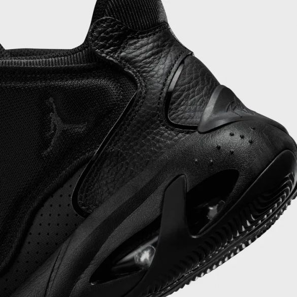 Кросівки Jordan Max Aura 4 DN3687-001_image_4