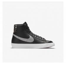 Дитячі кросівки Nike Blazer Mid 77 Se2 (GS) DJ0265-001