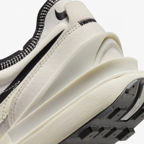 Кросівки Nike Waffle One Se DO9782-001_image_3