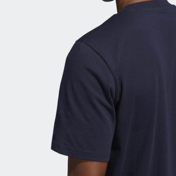 Футболка Adidas Liquid Foil Badge of Sport Sportswear HK9159_image_4