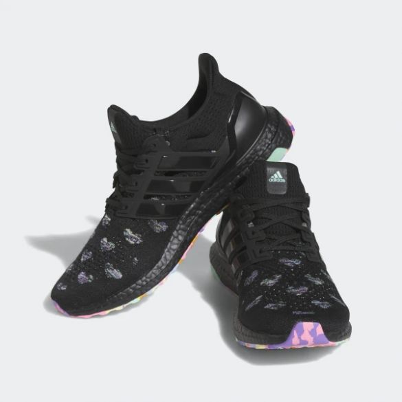 Чоловічі кросівки adidas UltraBoost DNA Valentine's Day HQ6174_image_3