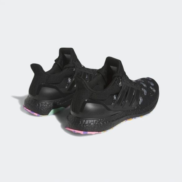 Чоловічі кросівки adidas UltraBoost DNA Valentine's Day HQ6174_image_6