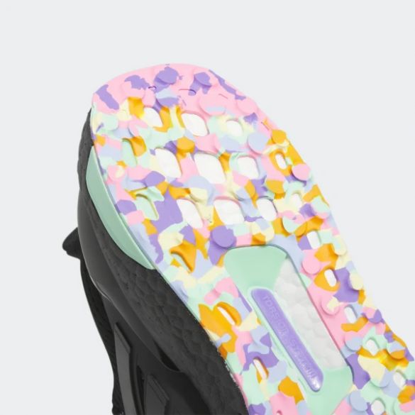 Чоловічі кросівки adidas UltraBoost DNA Valentine's Day HQ6174_image_5