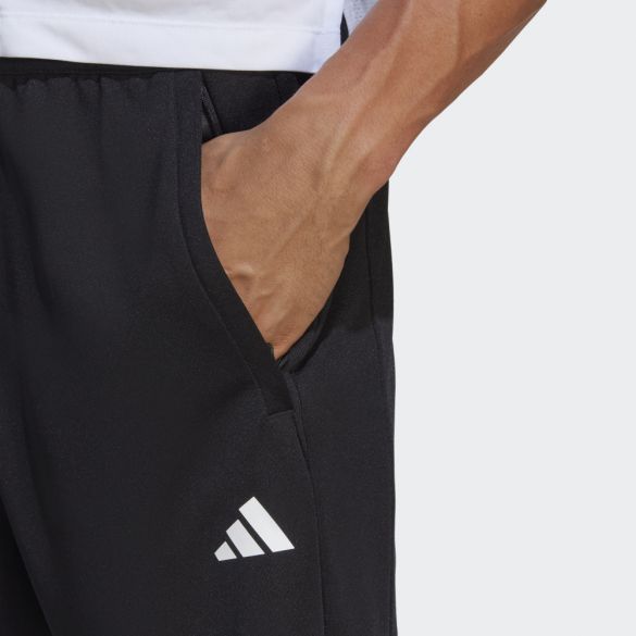 Шорти для тренувань Adidas Train Essentials Performance IB8161_image_5