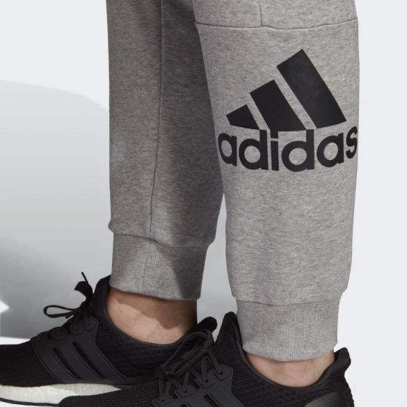 Брюки Must Haves Badge of Sport DT9959_image_3