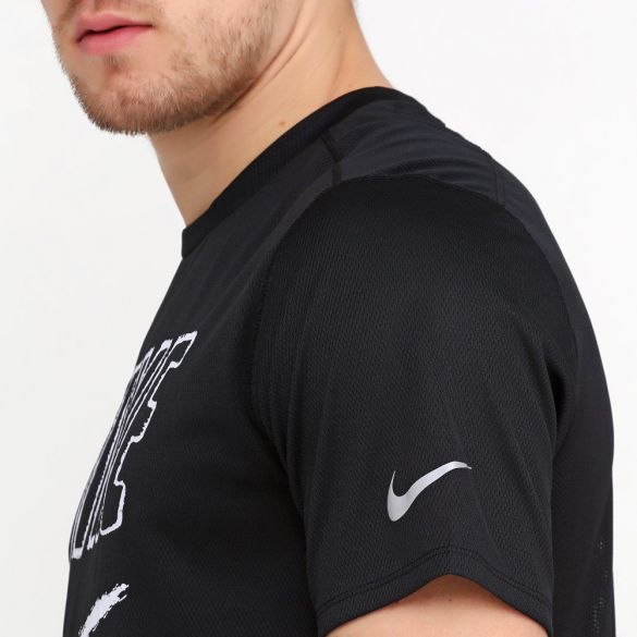Чоловіча футболка Nike Brthe Top Run AJ7584-010_image_5