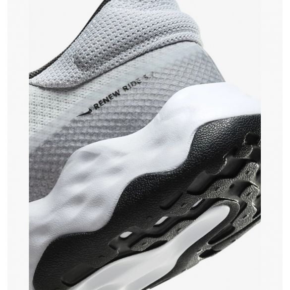Кросівки чоловічі Nike Renew Ride 3 DC8185-010_image_4